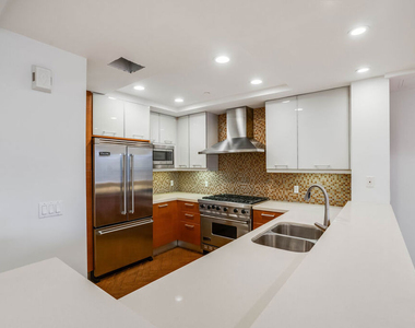 1517 S Bentley Avenue - Photo Thumbnail 3