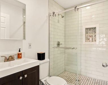8810 Hollywood Boulevard - Photo Thumbnail 13