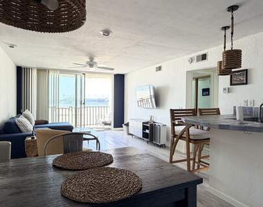 1140 E Ocean Boulevard - Photo Thumbnail 5