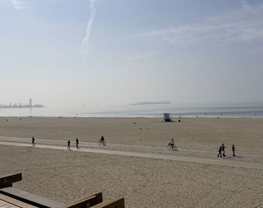 1140 E Ocean Boulevard - Photo Thumbnail 4