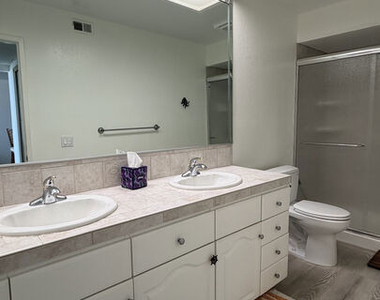1140 E Ocean Boulevard - Photo Thumbnail 7