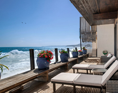 24638 Malibu Road - Photo Thumbnail 14
