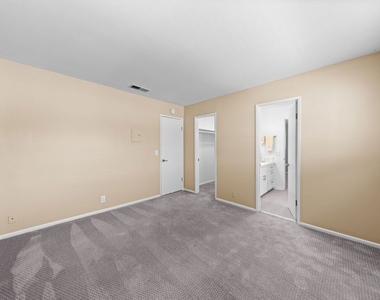 1536 Harvard Street - Photo Thumbnail 10