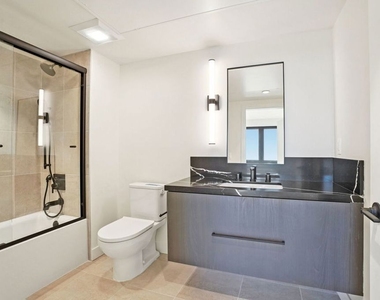1110 S Spaulding Avenue - Photo Thumbnail 4