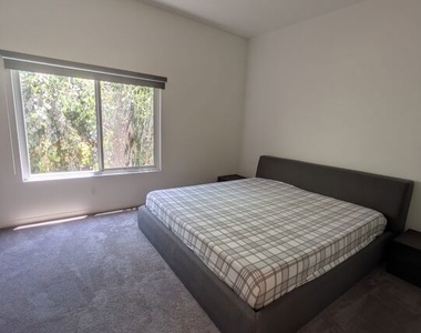 10600 Holman Avenue - Photo Thumbnail 7