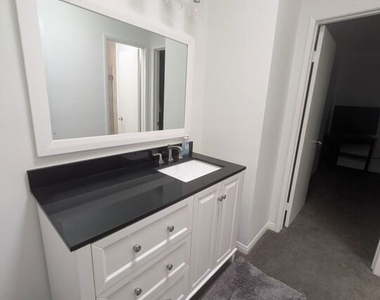 10600 Holman Avenue - Photo Thumbnail 13