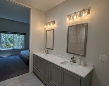 10600 Holman Avenue - Photo Thumbnail 9