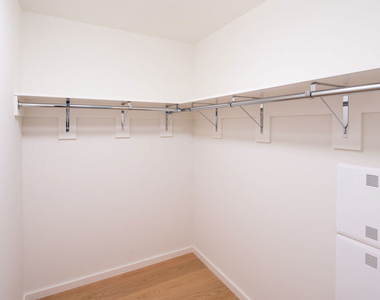 889 Francisco Street - Photo Thumbnail 3