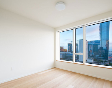 889 Francisco Street - Photo Thumbnail 2