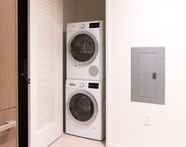 889 Francisco Street - Photo Thumbnail 8