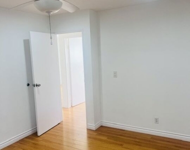 2337 W Gramercy Avenue - Photo Thumbnail 10