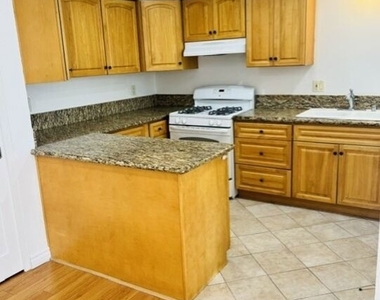 2337 W Gramercy Avenue - Photo Thumbnail 4