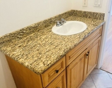 2337 W Gramercy Avenue - Photo Thumbnail 12