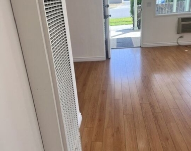 2337 W Gramercy Avenue - Photo Thumbnail 22