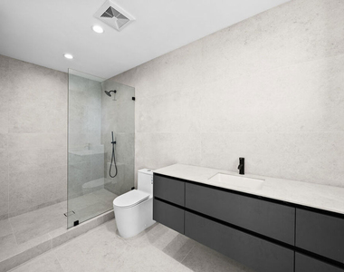 307 N Wilton Place - Photo Thumbnail 4