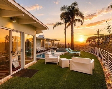 8411 Hollywood Boulevard - Photo Thumbnail 22