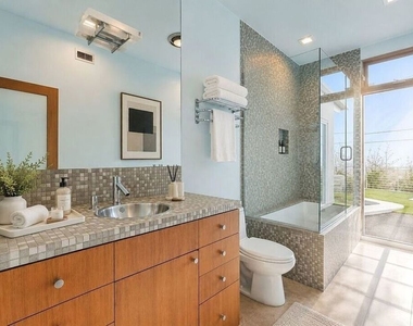8411 Hollywood Boulevard - Photo Thumbnail 13