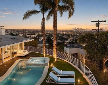 8411 Hollywood Boulevard - Photo Thumbnail 33
