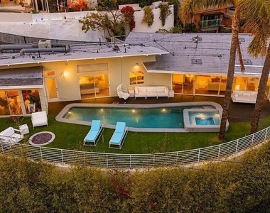 8411 Hollywood Boulevard - Photo Thumbnail 29