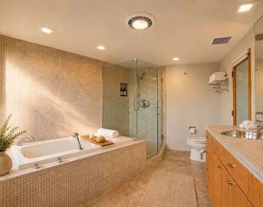 8411 Hollywood Boulevard - Photo Thumbnail 19
