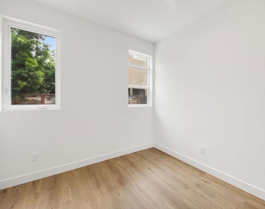 11253 Hatteras Street - Photo Thumbnail 4