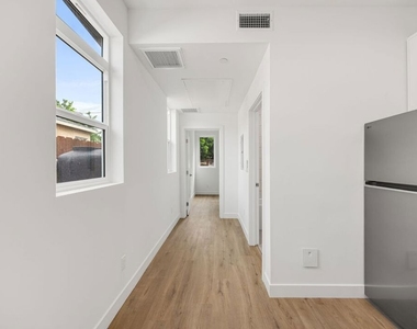 11253 Hatteras Street - Photo Thumbnail 2