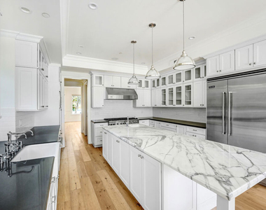 11540 Clover Avenue - Photo Thumbnail 8