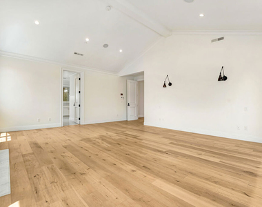 11540 Clover Avenue - Photo Thumbnail 25