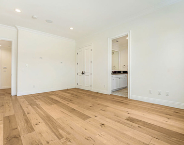 11540 Clover Avenue - Photo Thumbnail 18