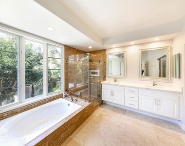 9760 Claiborne Sq - Photo Thumbnail 17