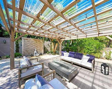 9760 Claiborne Sq - Photo Thumbnail 32