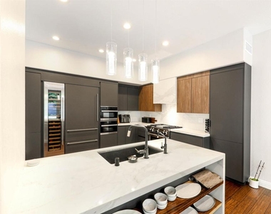 9760 Claiborne Sq - Photo Thumbnail 3