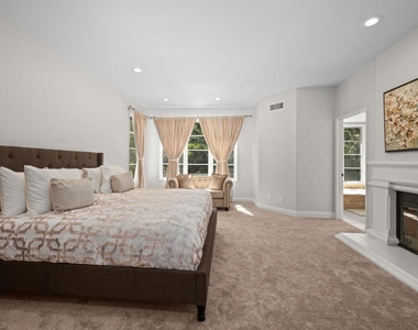 9760 Claiborne Sq - Photo Thumbnail 15