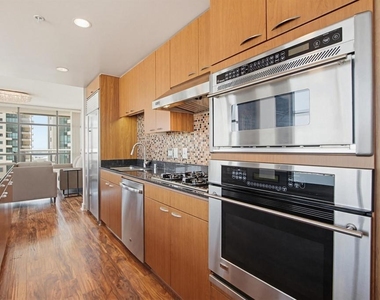 645 Front St - Photo Thumbnail 10