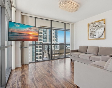 645 Front St - Photo Thumbnail 16