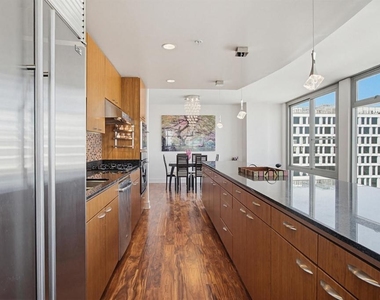 645 Front St - Photo Thumbnail 5