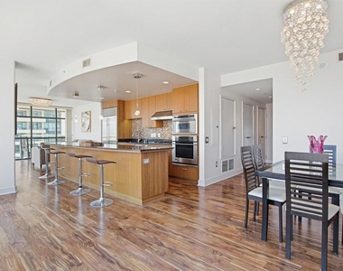 645 Front St - Photo Thumbnail 8