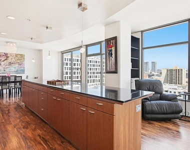 645 Front St - Photo Thumbnail 4