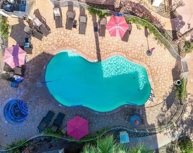 50700 Santa Rosa Plaza - Photo Thumbnail 9