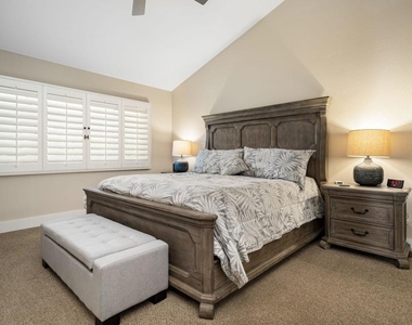 321 Bouquet Canyon Drive - Photo Thumbnail 20