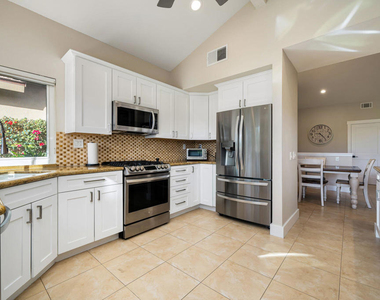 321 Bouquet Canyon Drive - Photo Thumbnail 12