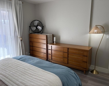 48939 Eisenhower Drive - Photo Thumbnail 11