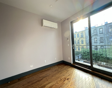 Irving  Ave ,  Gates Avenue - Photo Thumbnail 7