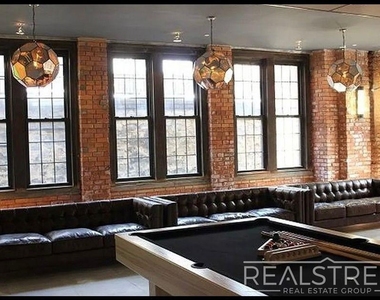 17 Monitor Street - Photo Thumbnail 6