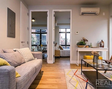 185 Leonard Street - Photo Thumbnail 2