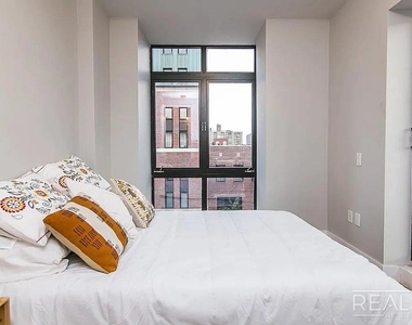 185 Leonard Street - Photo Thumbnail 5