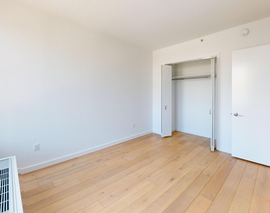 144-74 Northern Boulevard - Photo Thumbnail 5