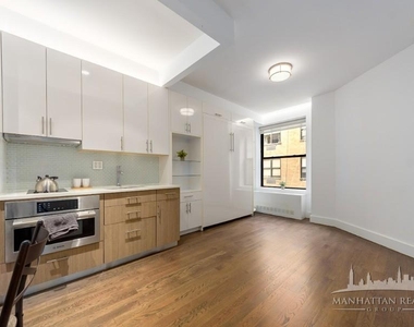 W 91st St - Photo Thumbnail 2