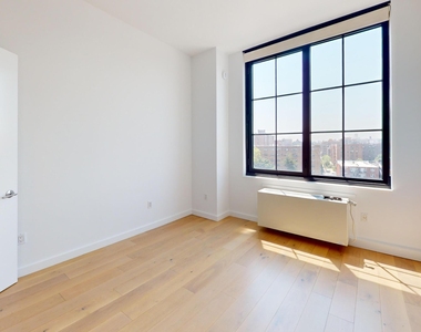 144-74 Northern Boulevard - Photo Thumbnail 5