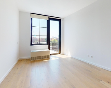 144-74 Northern Boulevard - Photo Thumbnail 4